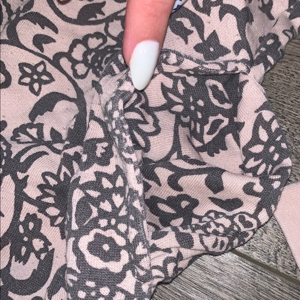 Aeropostale Baby Pink/Gray Floral Pull Over Hoodie - Picture 3 of 6